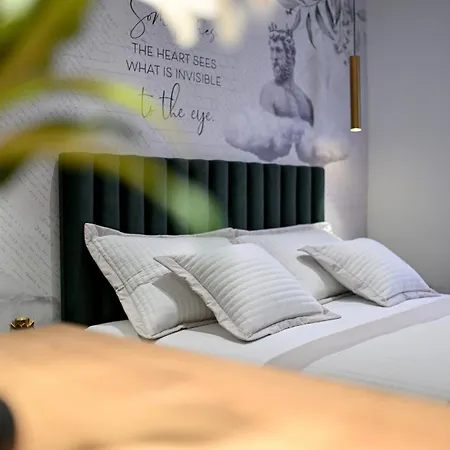 And Nekic Πανσιόν Ζαντάρ