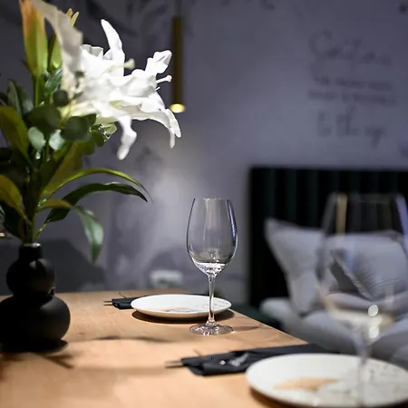 And Nekic Πανσιόν 3*