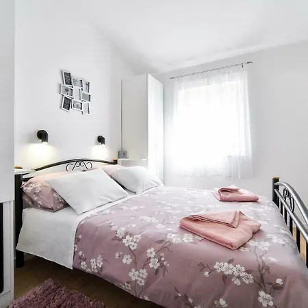 Gasthuis Apartments&rooms Nekic 3*