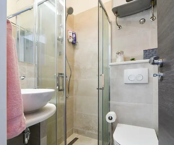 And Nekic بيت ضيافة 3*